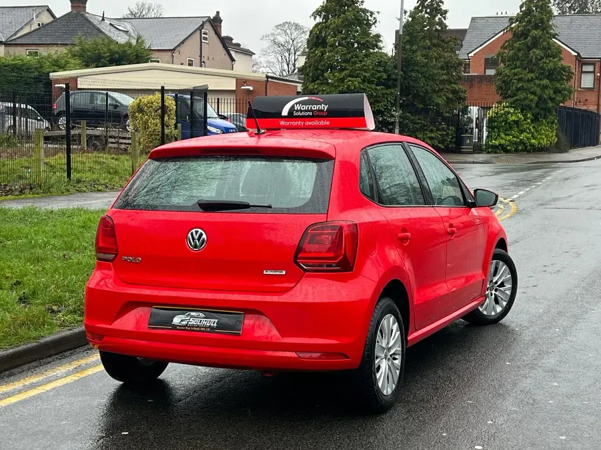 Used VW Polo SE 60 HP (44 kW) 2015 Red Hatchback