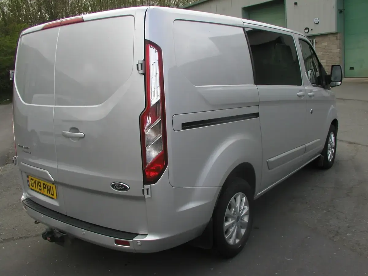 Used Ford Transit Custom Limited 130 HP (95 kW) 2019 Silver Van