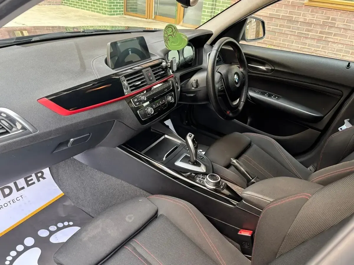 Used BMW 118 Sport Line 2018 Blue Hatchback