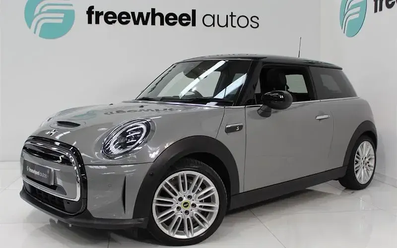 Used Mini Cooper Level 3 135 kW (184 HP) 2023 Hatchback