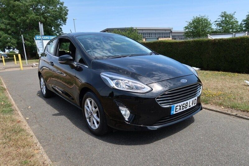 Black Used 2018 Ford Fiesta Zetec Hatchback | £5,995 (Fair price) - Image 1/4