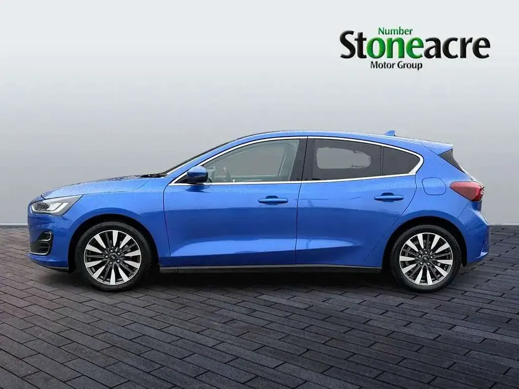 Used Ford Focus Titanium 153 HP (112 kW) 2023 Blue Hatchback