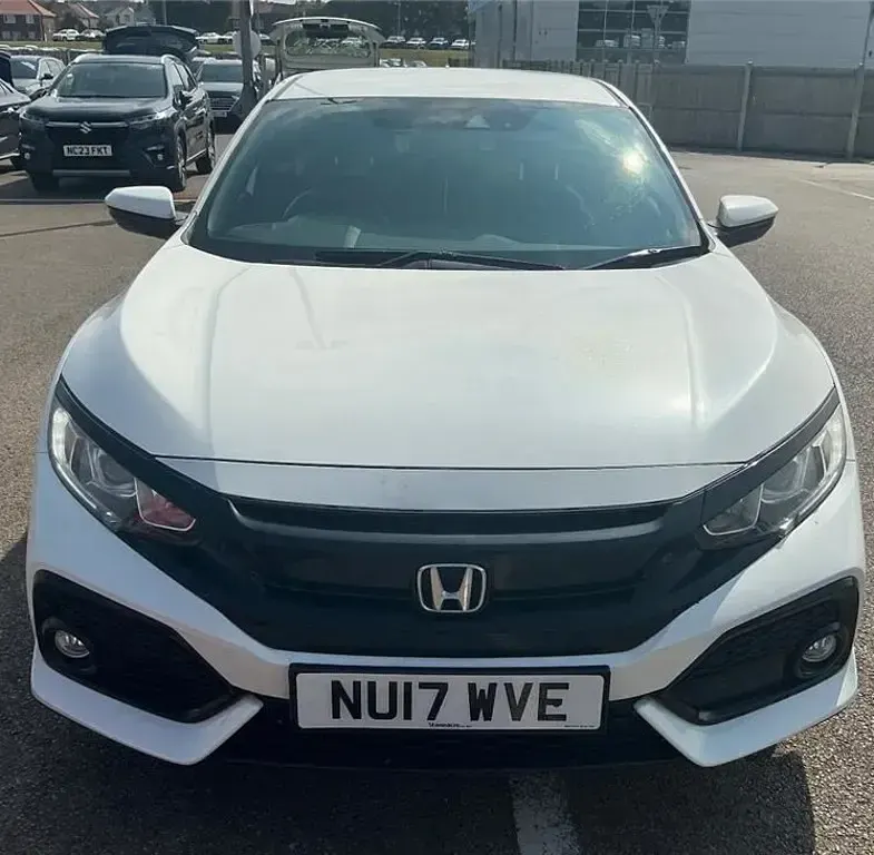 Used Honda Civic SR 2017 White Hatchback