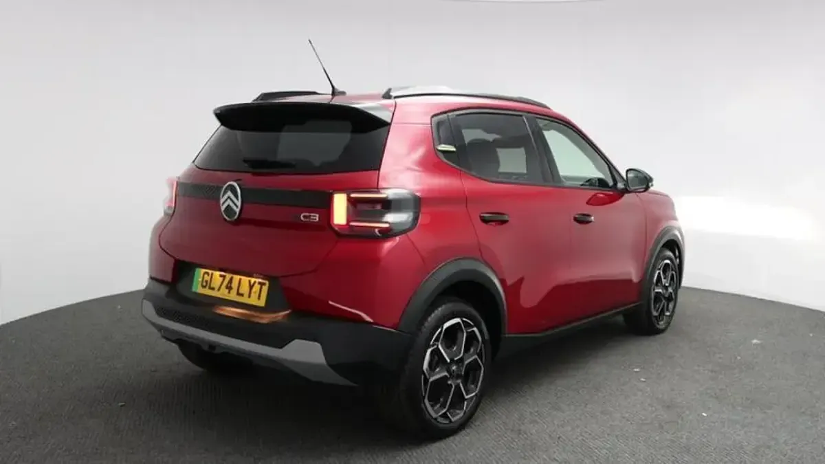 Used Citroën e-C3 83 kW (113 HP) 2024 Elixir red Hatchback