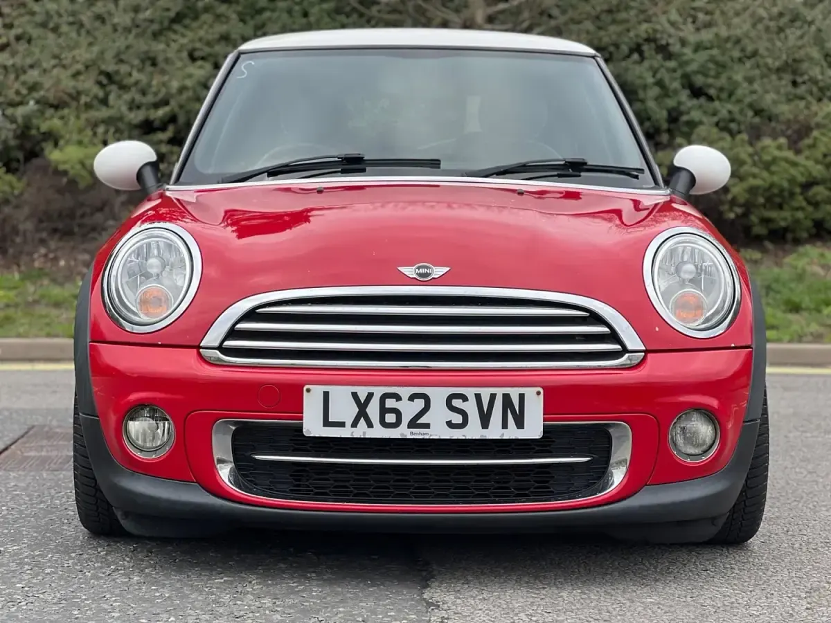 Begagnad Mini Cooper D Hatch 2012 Röd Halvkombi