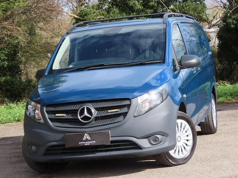 Used Mercedes e-Vito 85 kW (116 HP) 2019 Blue MPV