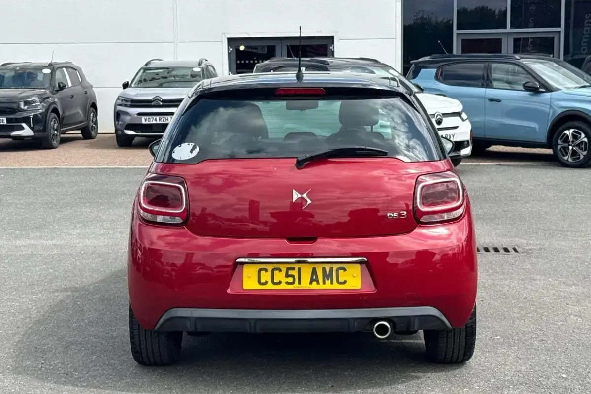 Used DS Automobiles DS3 Crossback Connected Chic 108 HP (79 kW) 2018 Red SUV