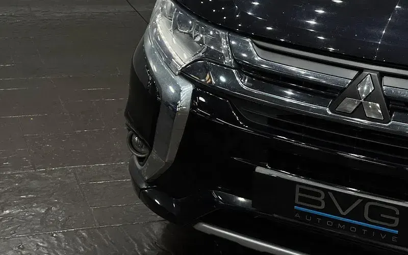 Used Mitsubishi Outlander P-HEV 203 HP (149 kW) 2016 Black SUV
