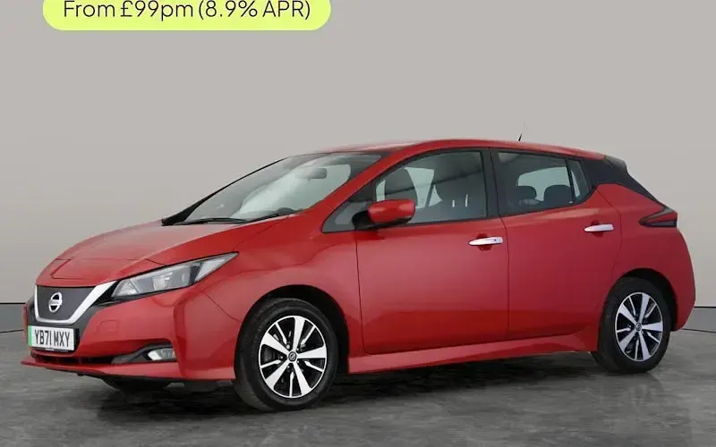 Begagnad Nissan Leaf Acenta 110 kW (150 HK) 2021 Röd Halvkombi