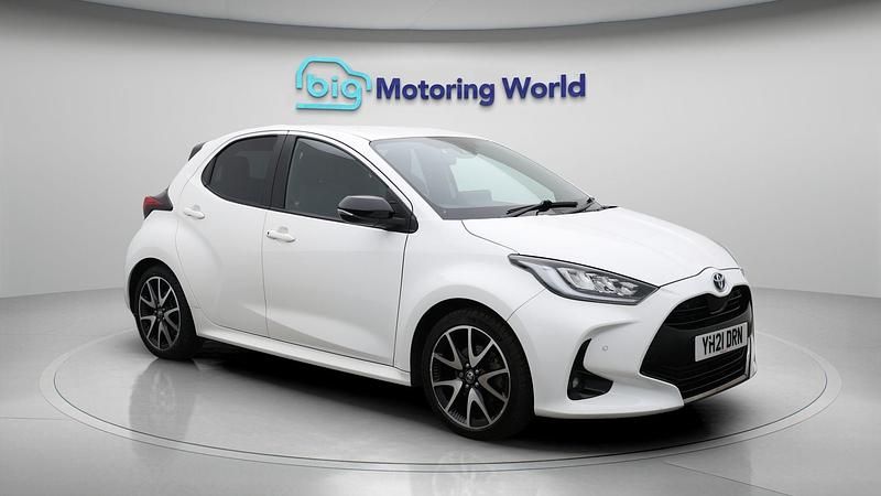 Used 2021 Toyota Yaris Hybrid Hatchback | £15,400 (Fair price) - Image 1/4