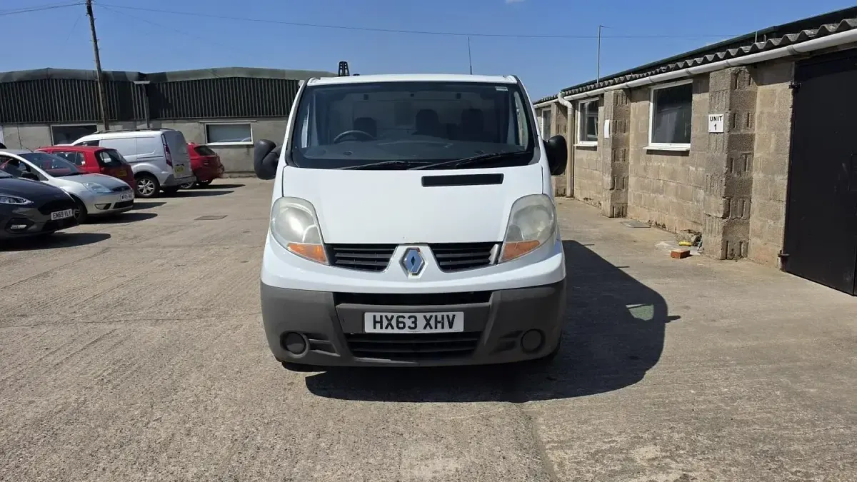 Used Renault Trafic 115 HP (84 kW) 2013 White MPV