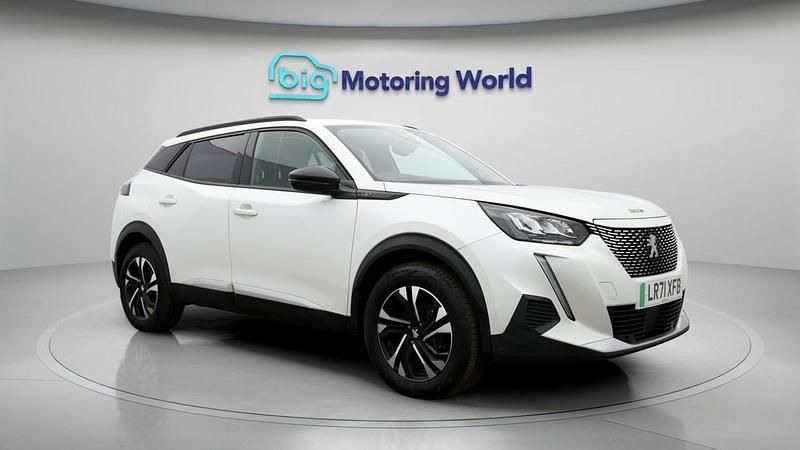 Used Peugeot 2008 Allure Premium 100 kW (136 HP) 2022 White SUV