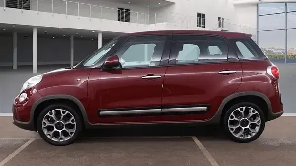 Used Fiat 500L Trekking 85 HP (62 kW) 2014 Red MPV