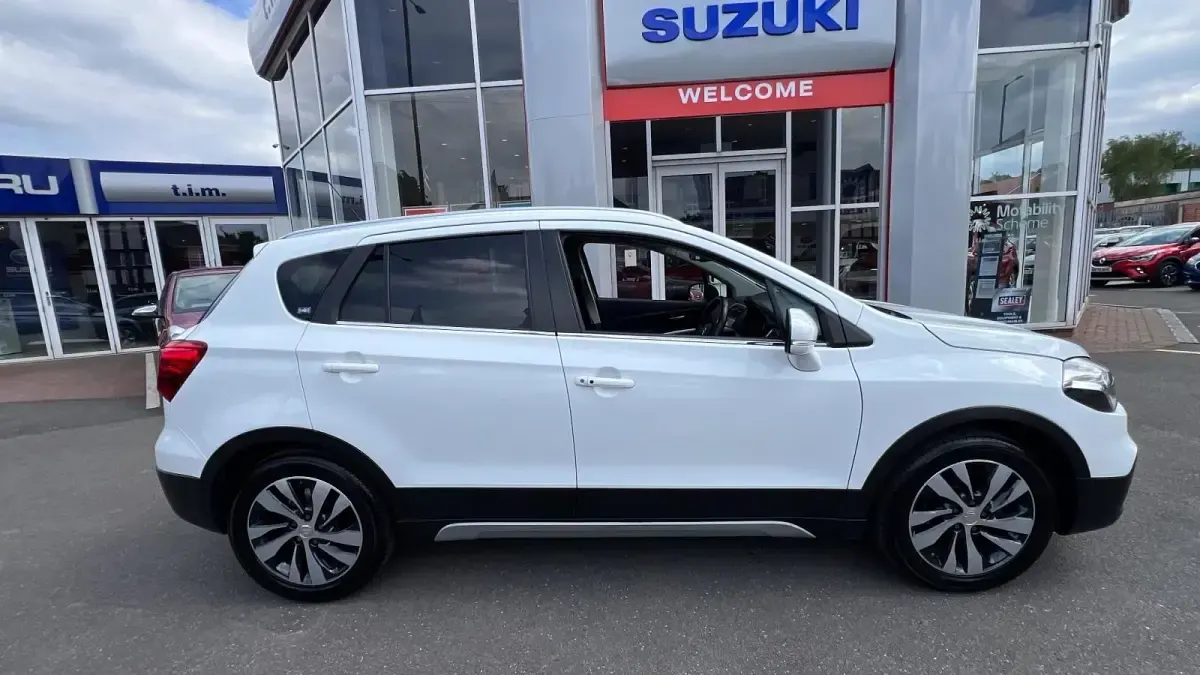 Used Suzuki SX4 SZ5 2016 White Hatchback