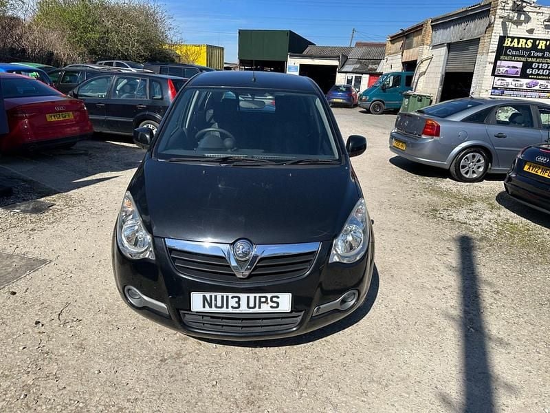 Second-hand Vauxhall Agila S 94 CP (69 kW) 2013 Negru Monovolum