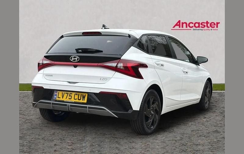New Hyundai i20 Blackline 90 HP (66 kW) 2026 White Hatchback