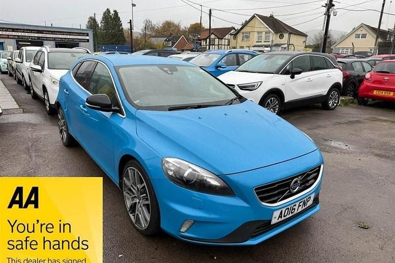 Used 2016 Volvo V40 R-Design Hatchback | £6,995 (Fair price) - Image 1/1
