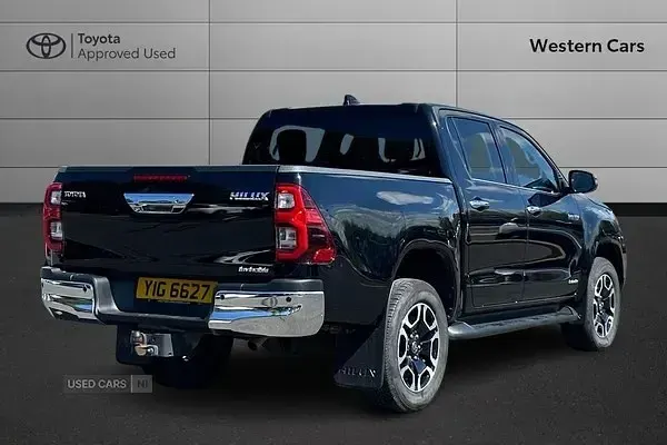 Usado Toyota HiLux 2023 Negro Pickup/Camioneta