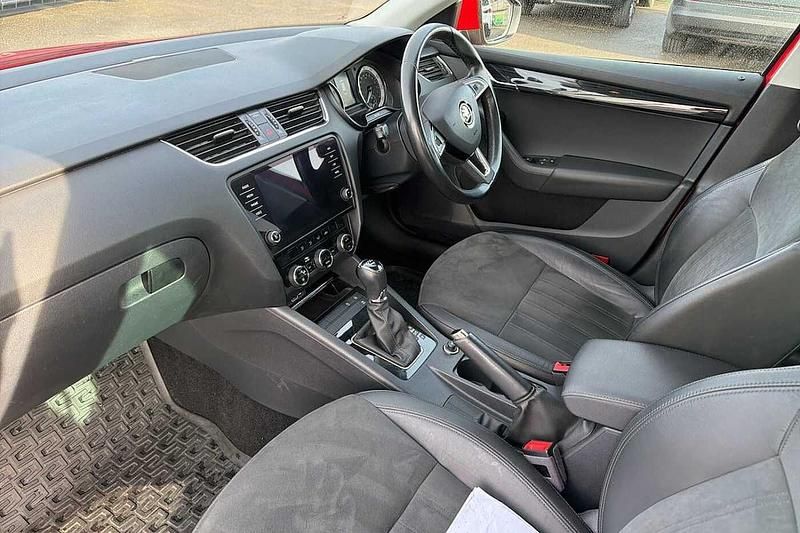 Used Skoda Octavia SE L 187 HP (137 kW) 2018 Corrida red Estate
