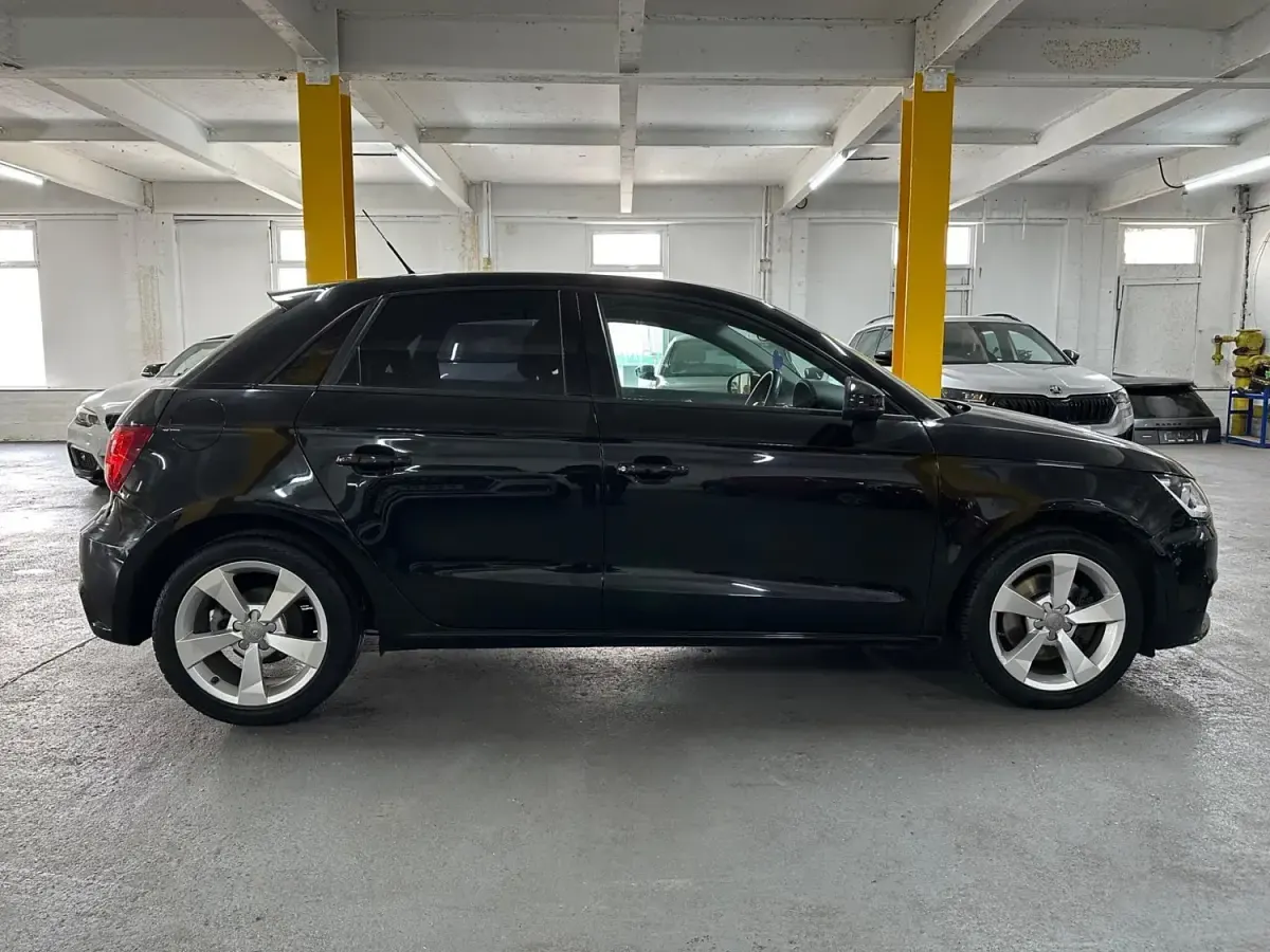 Begagnad Audi A1 Sportback Sport 2018 Svart Halvkombi