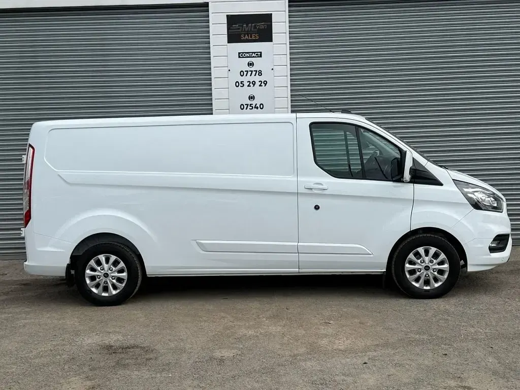 Used Ford Transit Custom Limited 130 HP (95 kW) 2023 White Van