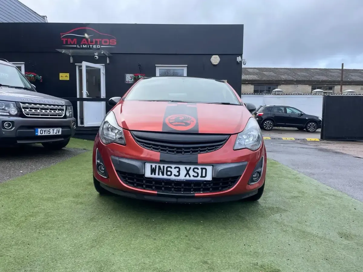 Używany Vauxhall Corsa Edition 2013 Pomarańczowy Hatchback
