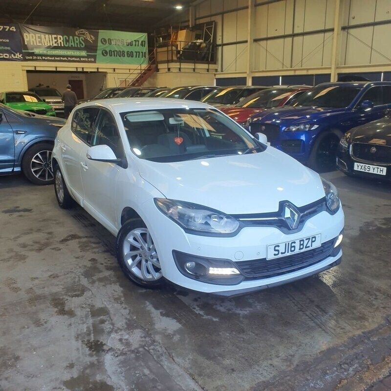 White Used 2016 Renault Mégane III Dynamique Hatchback | £6,480 (Fair price) - Image 1/4