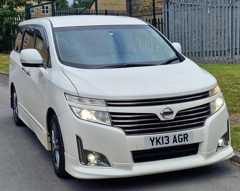 Used Nissan Elgrand 2013 White MPV