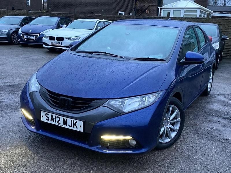Begagnad Honda Civic ES 142 HK (104 kW) 2012 Blå Halvkombi