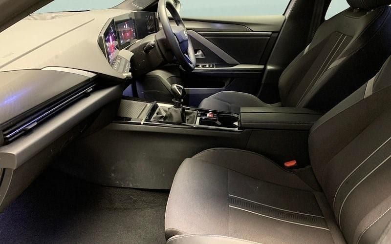 Used Vauxhall Astra 131 HP (96 kW) 2025 Hatchback