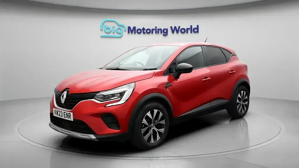 Used Renault Captur Evolution 145 HP (106 kW) 2023 Red SUV