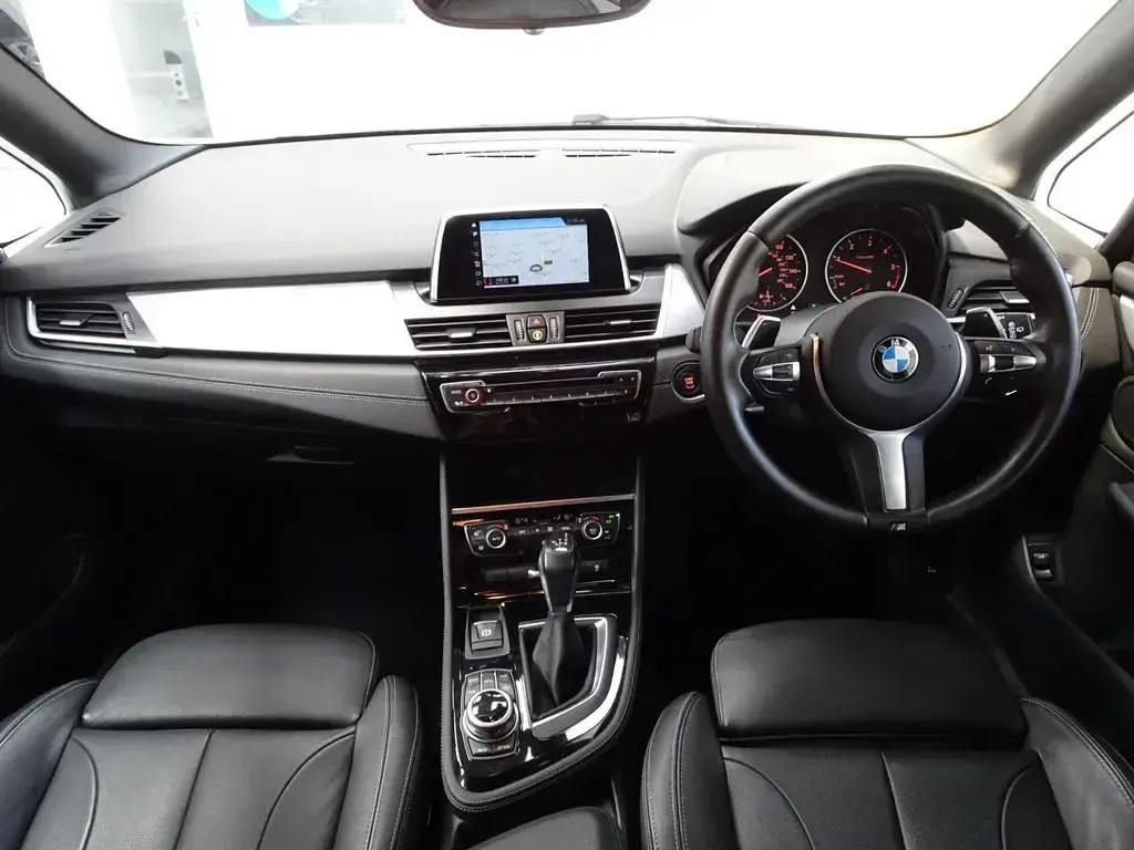 Used BMW 218 M Sport 150 HP (110 kW) 2017 White MPV