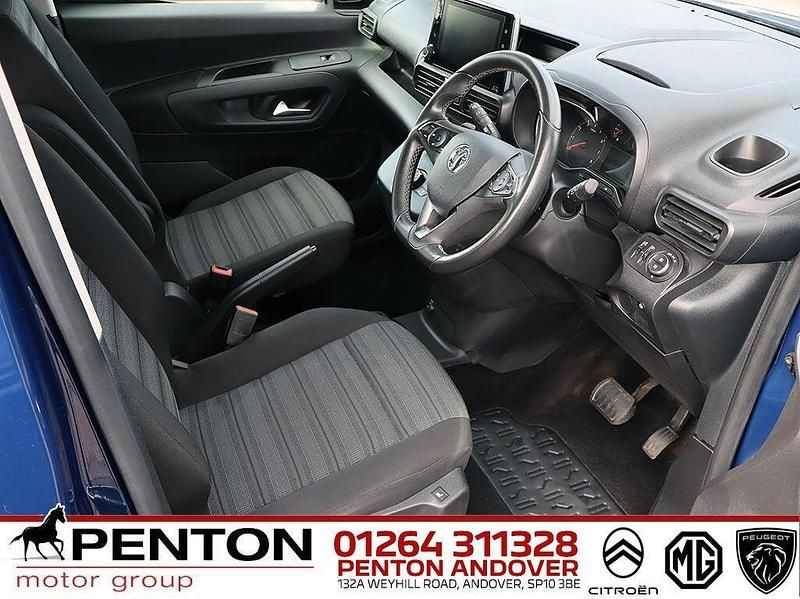 Used Vauxhall Combo Elite 130 HP (95 kW) 2020 Blue MPV