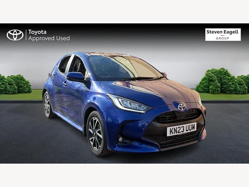 Used Toyota Yaris Hybrid Design 116 HP (85 kW) 2023 Blue Hatchback