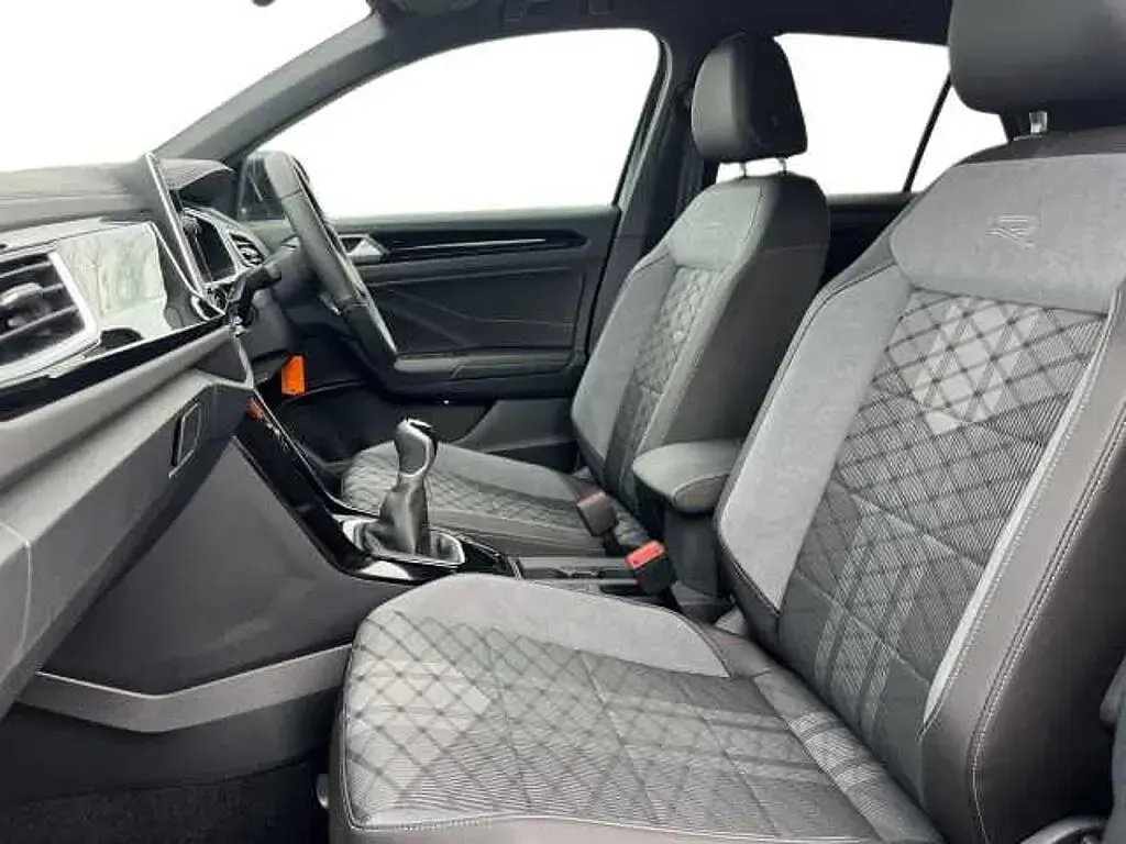 Used VW T-Roc 150 HP (110 kW) 2026 SUV