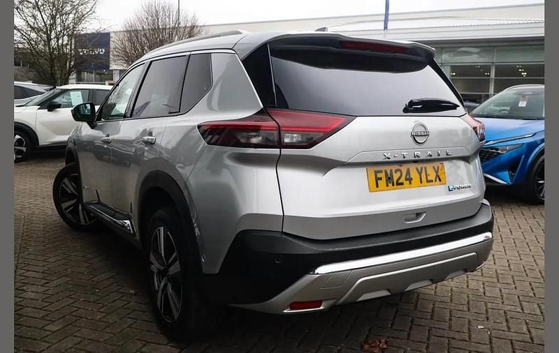Used Nissan X-Trail Tekna 155 HP (114 kW) 2024 Silver SUV