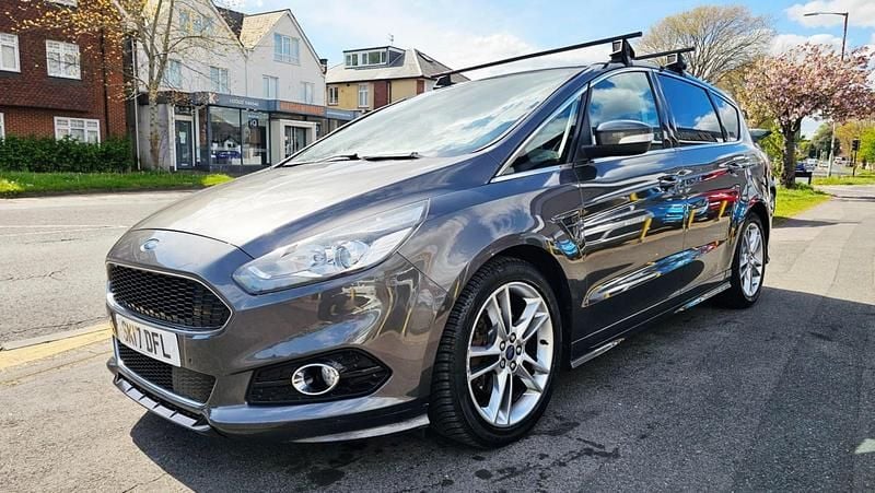 Usado Ford S-MAX Sport 2017 Cinzento Monovolume
