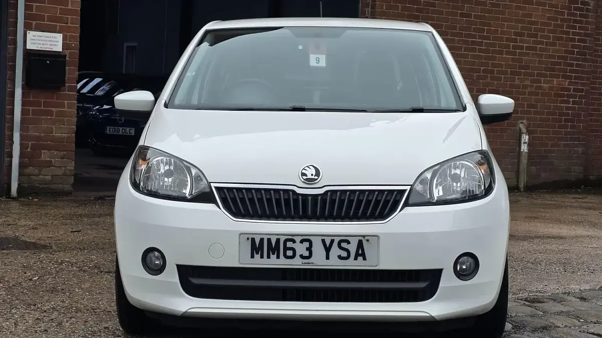 Used Skoda Citigo Elegance 75 HP (55 kW) 2014 White Hatchback