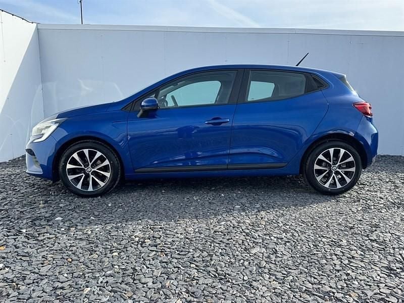 Used Renault Clio V Iconic 90 HP (66 kW) 2021 Blue Hatchback
