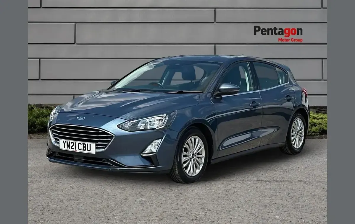 Used Ford Focus Titanium 123 HP (90 kW) 2021 Blue Hatchback