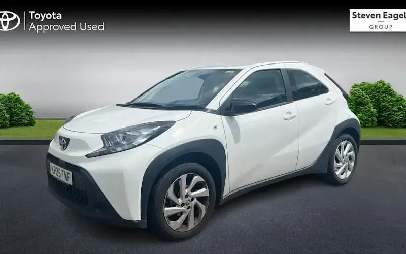 Used Toyota Aygo X PURE 72 HP (52 kW) 2025 White SUV