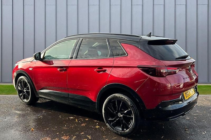 Used Vauxhall Grandland X S 128 HP (94 kW) 2023 Red SUV