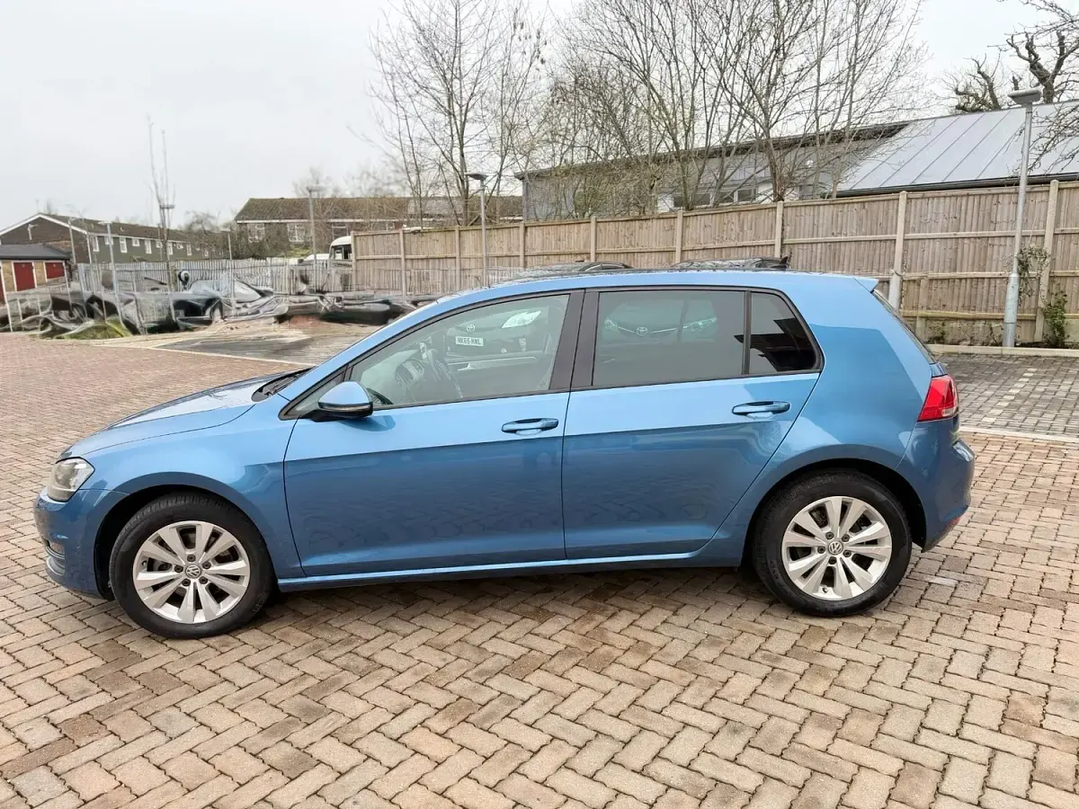 Used VW Golf VIII Comfortline 2026 Blue Hatchback