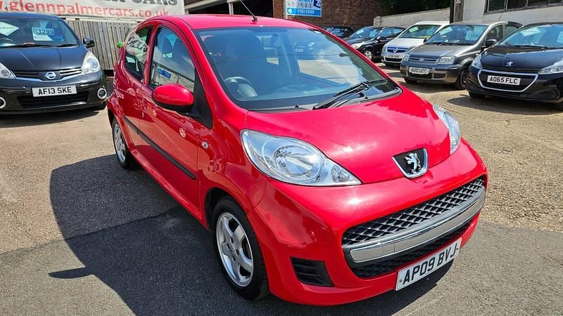 Red Used 2009 Peugeot 107 Hatchback | £3,300 (Fair price) - Image 1/4
