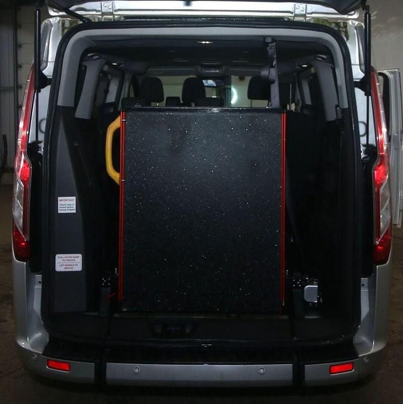 Silver Used 2020 Ford Tourneo Titanium MPV | £17,990 (Good price) - Image 1/4