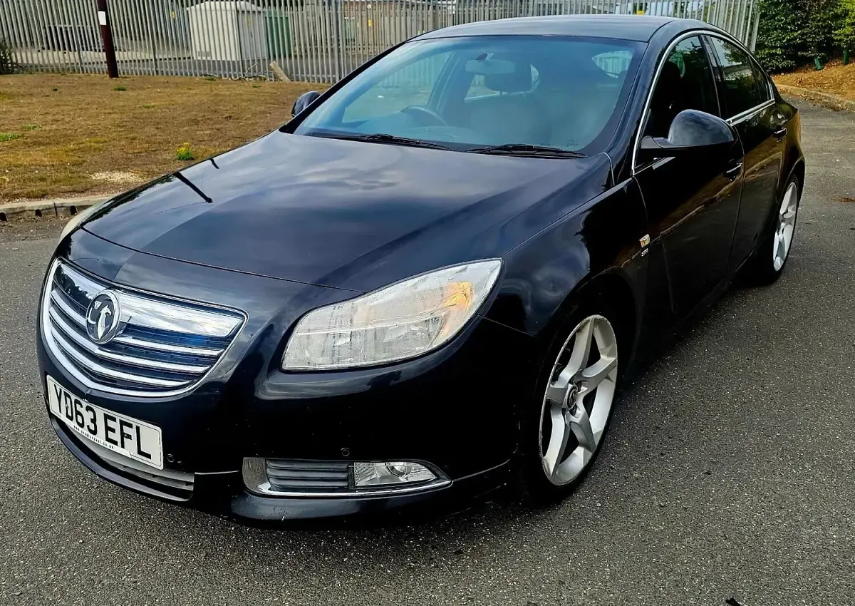 Used Vauxhall Insignia SRi 160 HP (117 kW) 2013 Black Hatchback