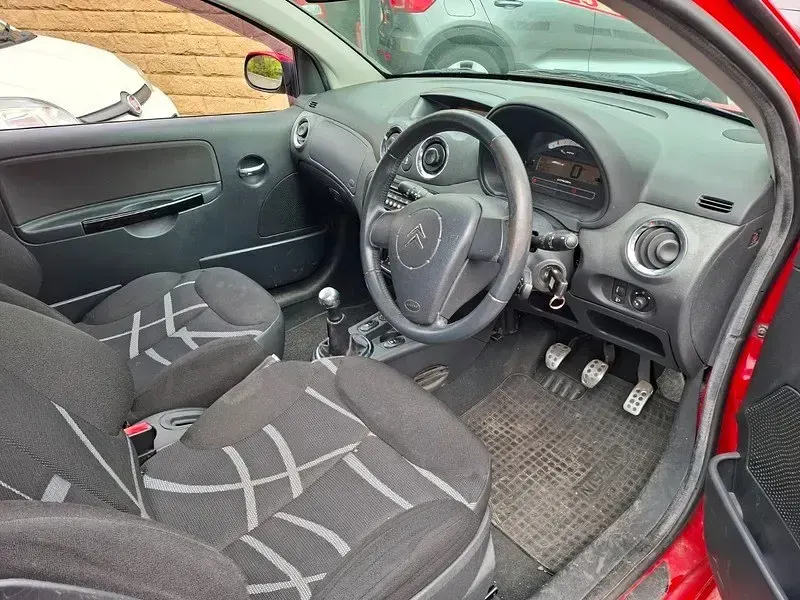 Usado Citroën C2 125 CV (91 kW) 2009 Rojo Utilitario
