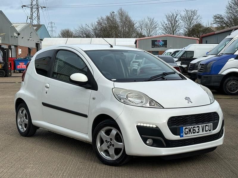 Used Peugeot 107 Allure 68 HP (50 kW) 2013 White Hatchback