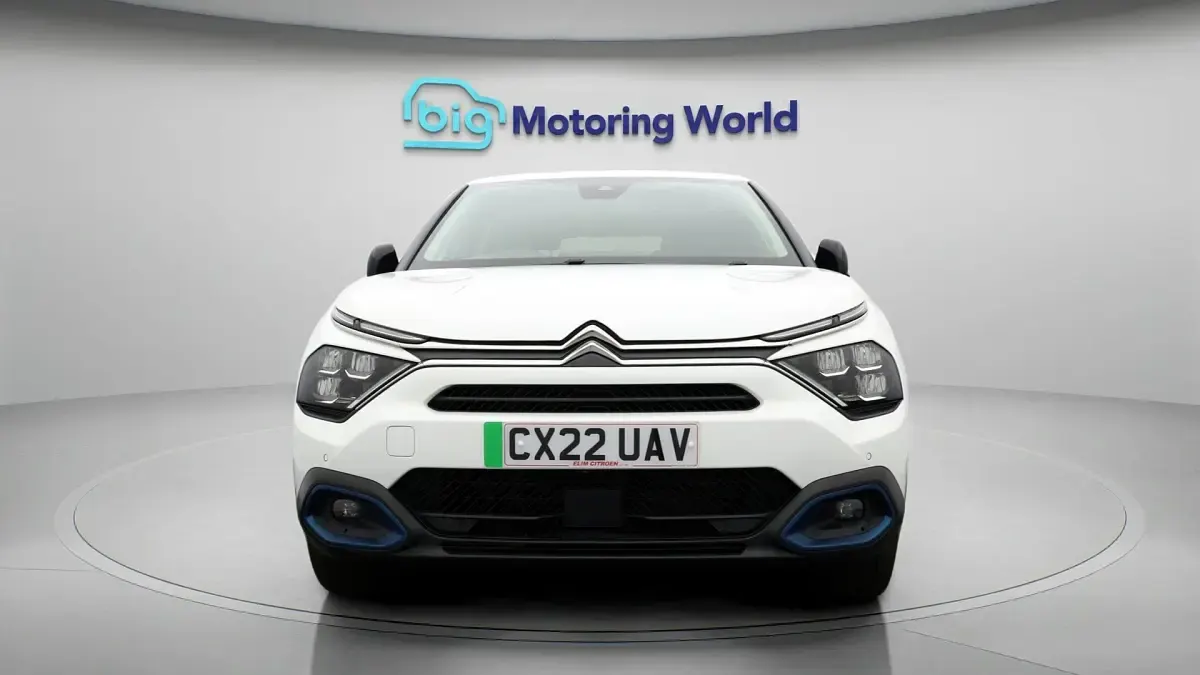 Used Citroën e-C4 Shine 100 kW (136 HP) 2021 White Hatchback
