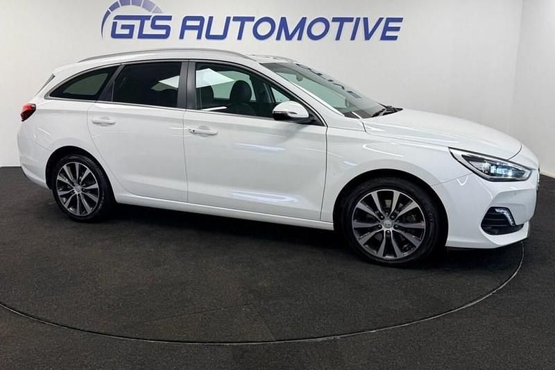 White Used 2019 Hyundai i30 Premium Estate | £11,690 (Fair price) - Image 1/1